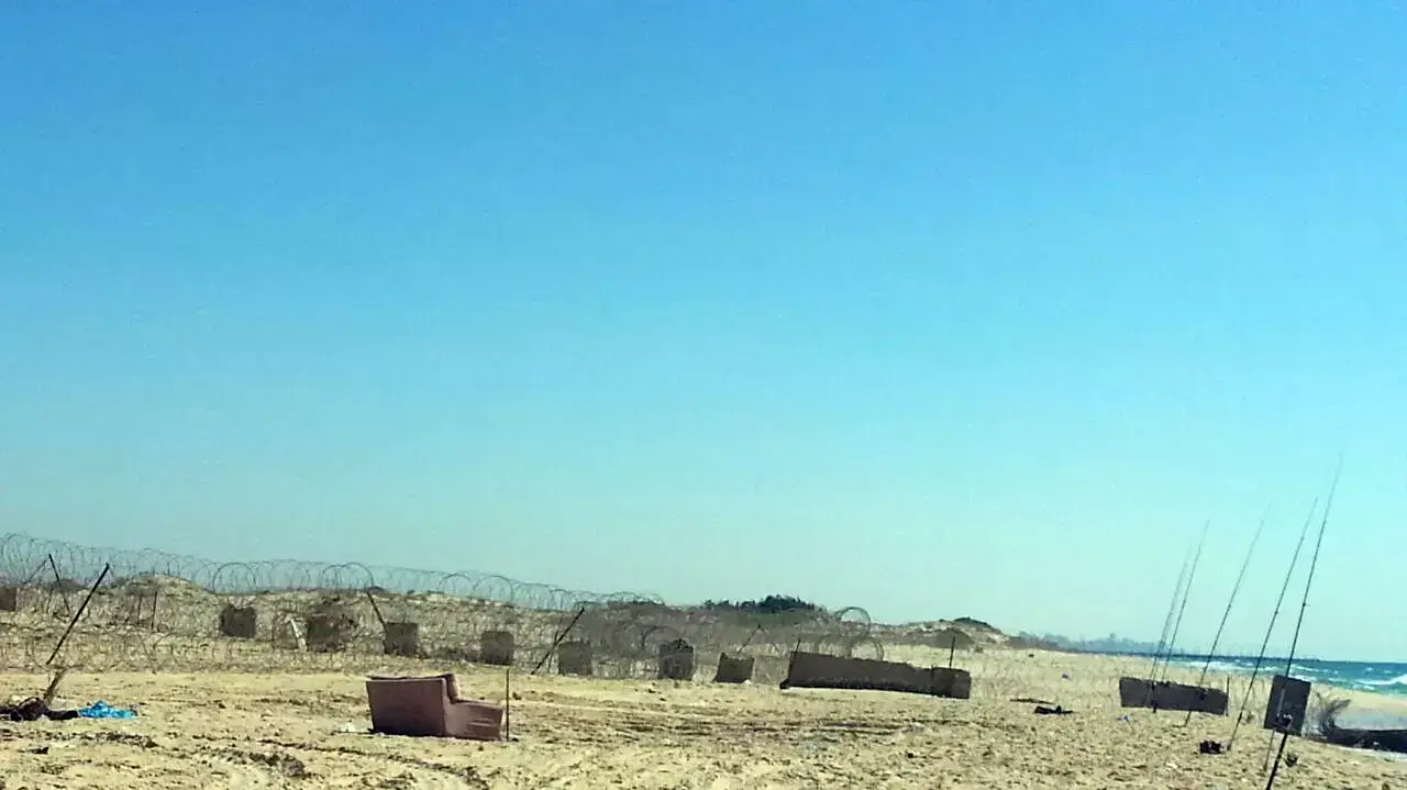 הנקודה ממנה חצה אברהם מנגיסטו את הגדר ועבר אל רצועת עזה, יוני 2015 הנקודה ממנה חצה אברהם מנגיסטו את הגדר ועבר אל רצועת עזה, יוני 2015