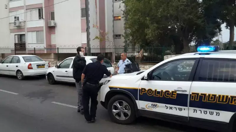 הזירה בה נמצא הדקור בפרדס חנה, 1 בנובמבר 2013 הזירה בה נמצא הדקור בפרדס חנה, 1 בנובמבר 2013