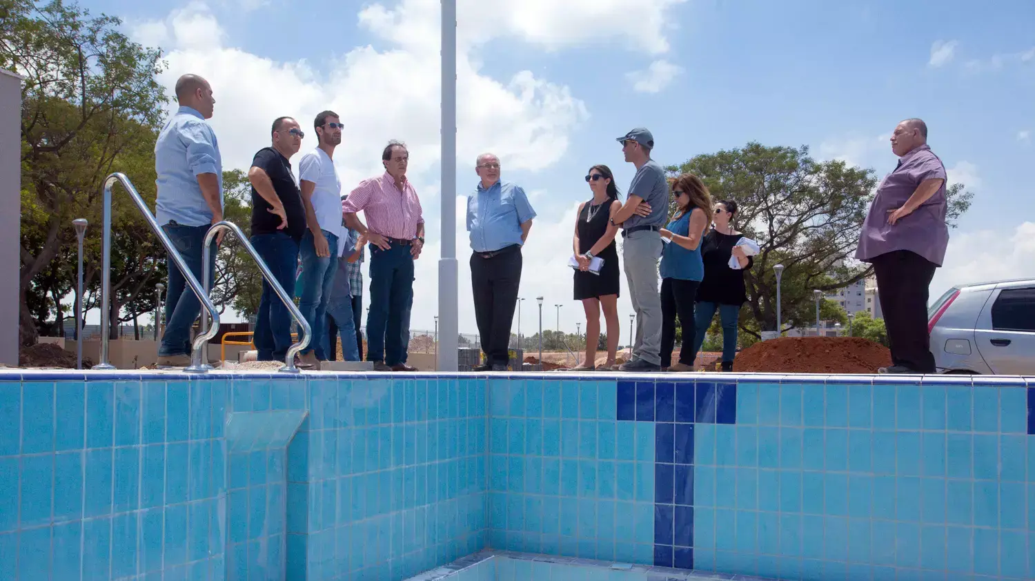 חרדים מבקשים לאסור פתיחת בריכה ברחובות בשבת יולי 2015 חרדים מבקשים לאסור פתיחת בריכה ברחובות בשבת יולי 2015