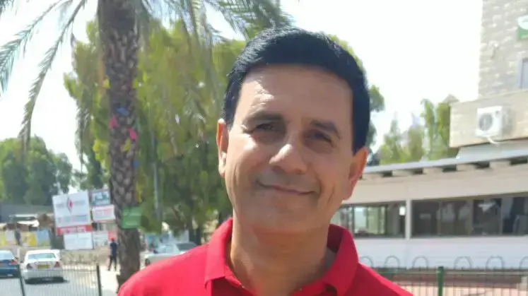 עיסאם תאיה מקלנסוואה , מתנדב אור ירוק, יולי 2015 עיסאם תאיה מקלנסוואה , מתנדב אור ירוק, יולי 2015