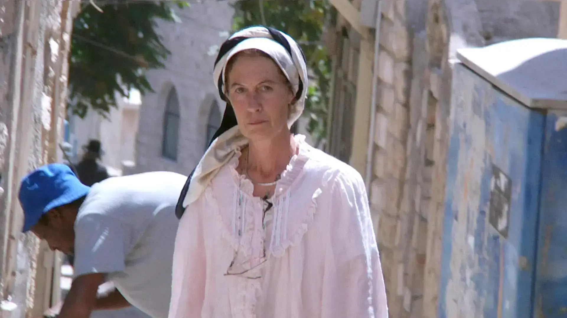 נשים בין קודש לחול