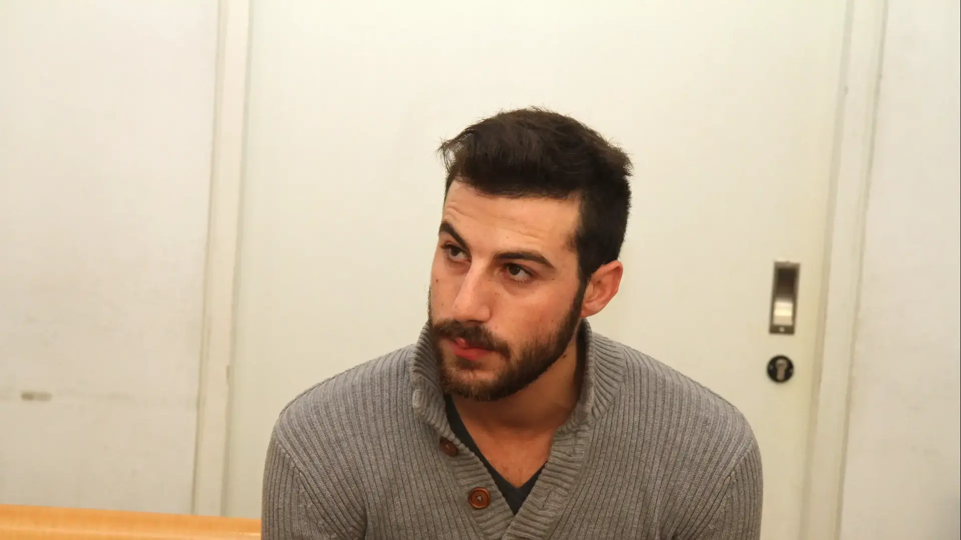 כאמל עמאר נאשם בידויי אבנים על אמבולנס צבאי שהוביל פצועים סורים, בית המשפט המחוזי בחיפה. יולי 2015 כאמל עמאר נאשם בידויי אבנים על אמבולנס צבאי שהוביל פצועים סורים, בית המשפט המחוזי בחיפה. יולי 2015
