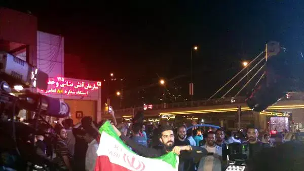 חגיגות בטהראן לאחר החתימה על הסכם הגרעין, יולי 2015 חגיגות בטהראן לאחר החתימה על הסכם הגרעין, יולי 2015