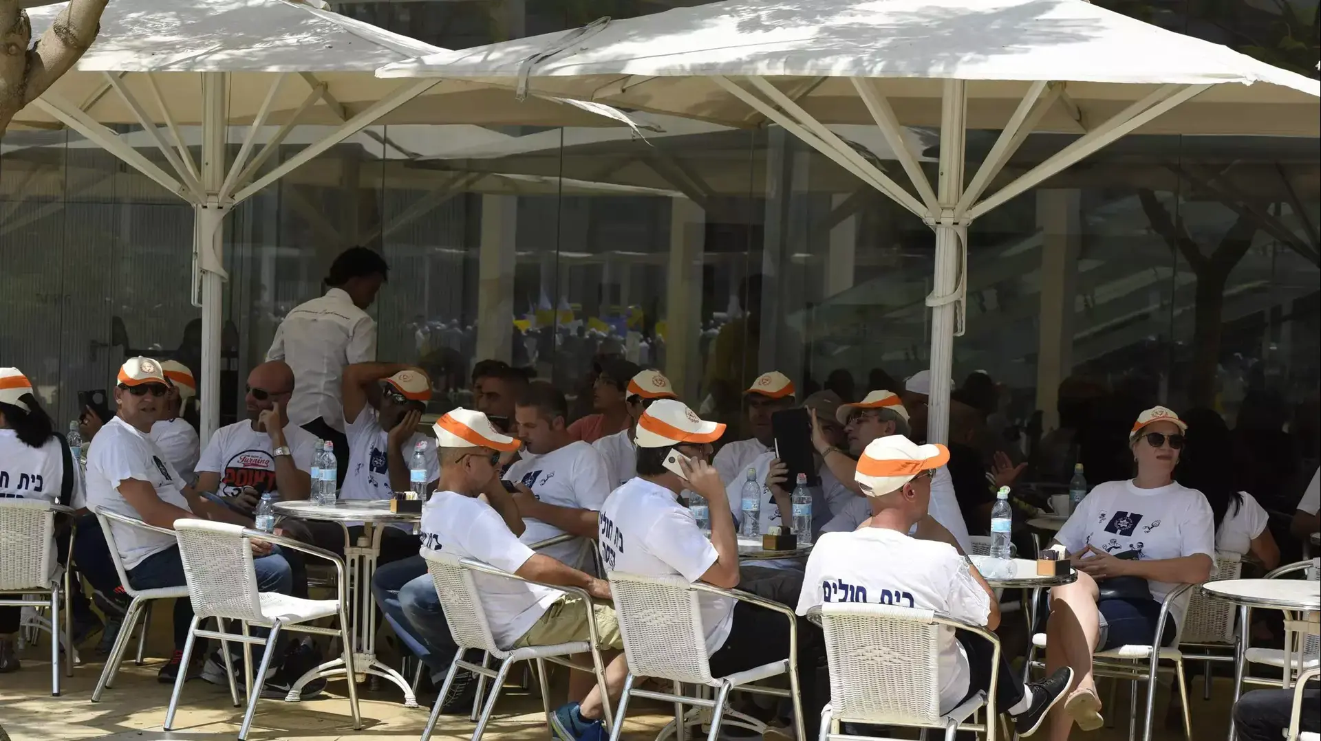 הפגנה למען עובדי הקבלן, תל אביב, 16 ביולי 2015 הפגנה למען עובדי הקבלן, תל אביב, 16 ביולי 2015