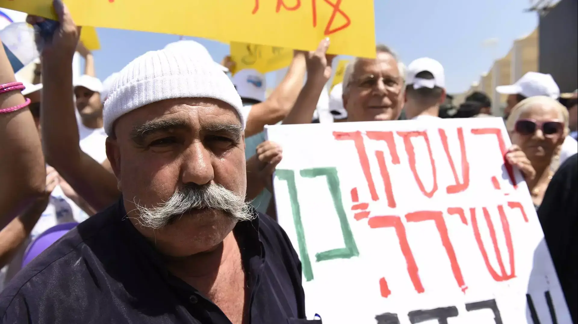 הפגנה למען עובדי הקבלן, תל אביב, 16 ביולי 2015 הפגנה למען עובדי הקבלן, תל אביב, 16 ביולי 2015