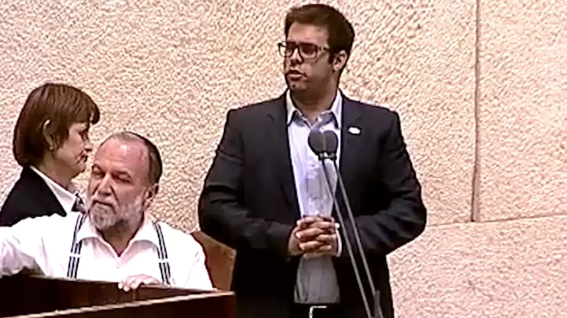 - חזן הוצא מהמליאה בעקבות עימות עם כהן: "שאספר איפה פגשתי אותך?"