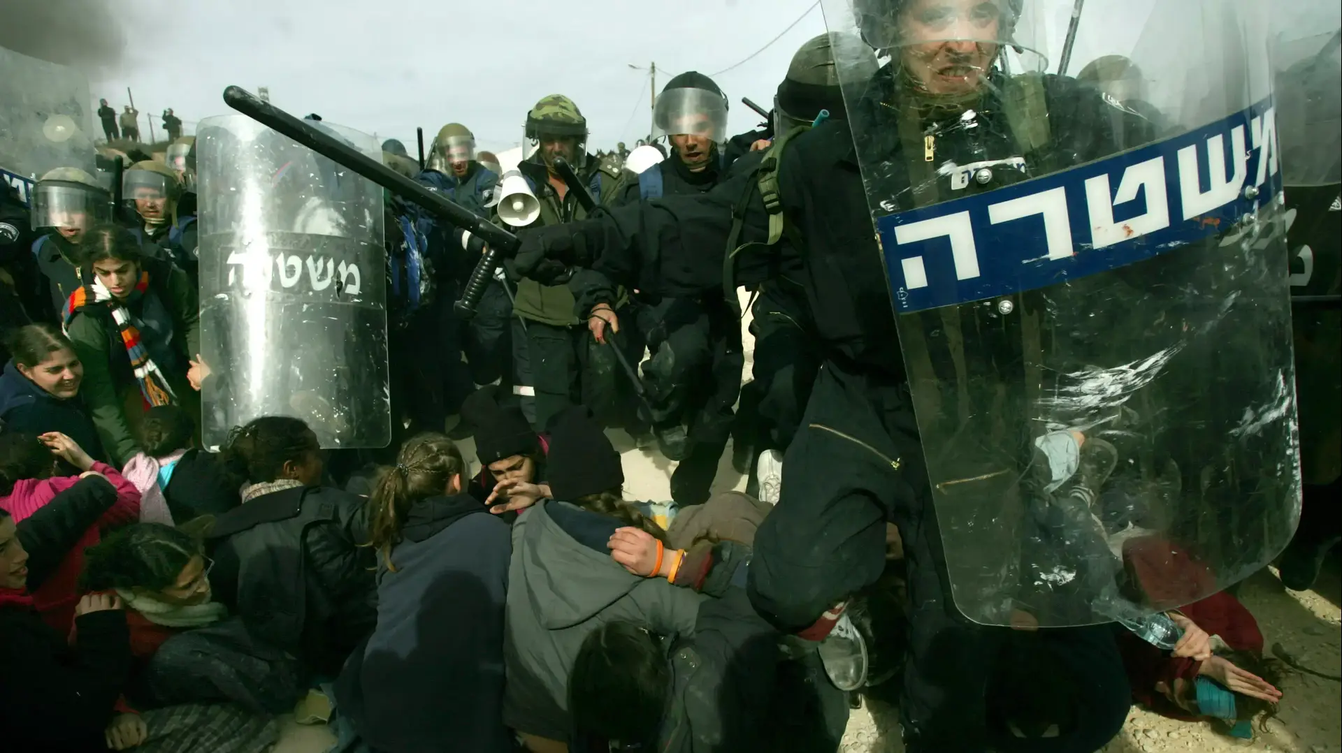 פינוי המאחז עמונה, פברואר 2006