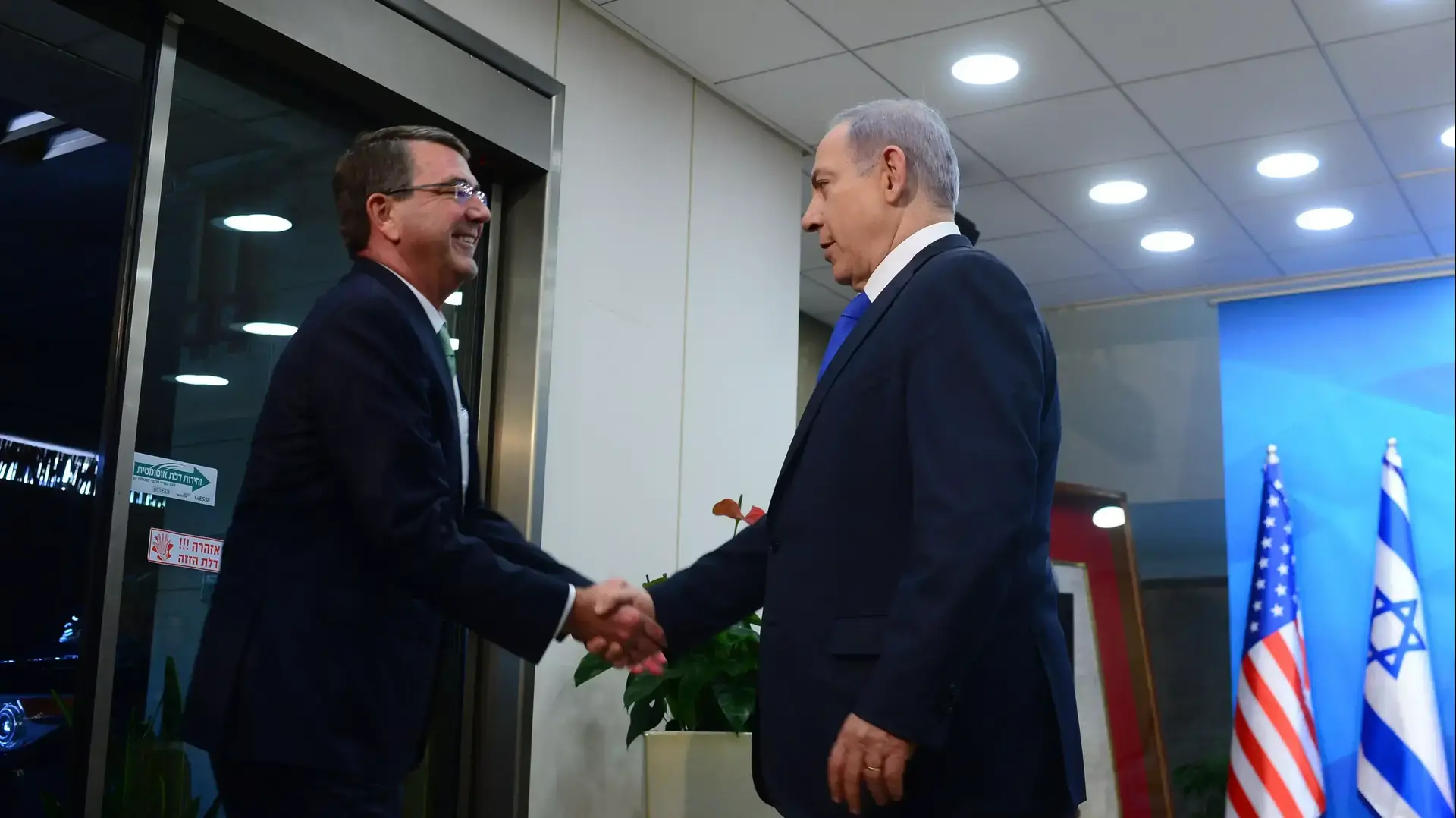 ראש הממשלה בנימין נתניהו ושר ההגנה האמריקני אשטון קרטר, משרד רה"מ, 21 ביולי 2015 ראש הממשלה בנימין נתניהו ושר ההגנה האמריקני אשטון קרטר, משרד רה"מ, 21 ביולי 2015