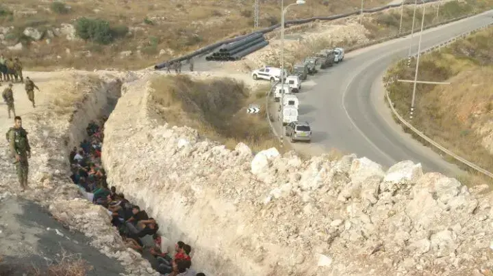 שוהים בלתי חוקיים בתעלה סמוך ליישוב אורנית בשומרון, 22 ביולי 2015 שוהים בלתי חוקיים בתעלה סמוך ליישוב אורנית בשומרון, 22 ביולי 2015