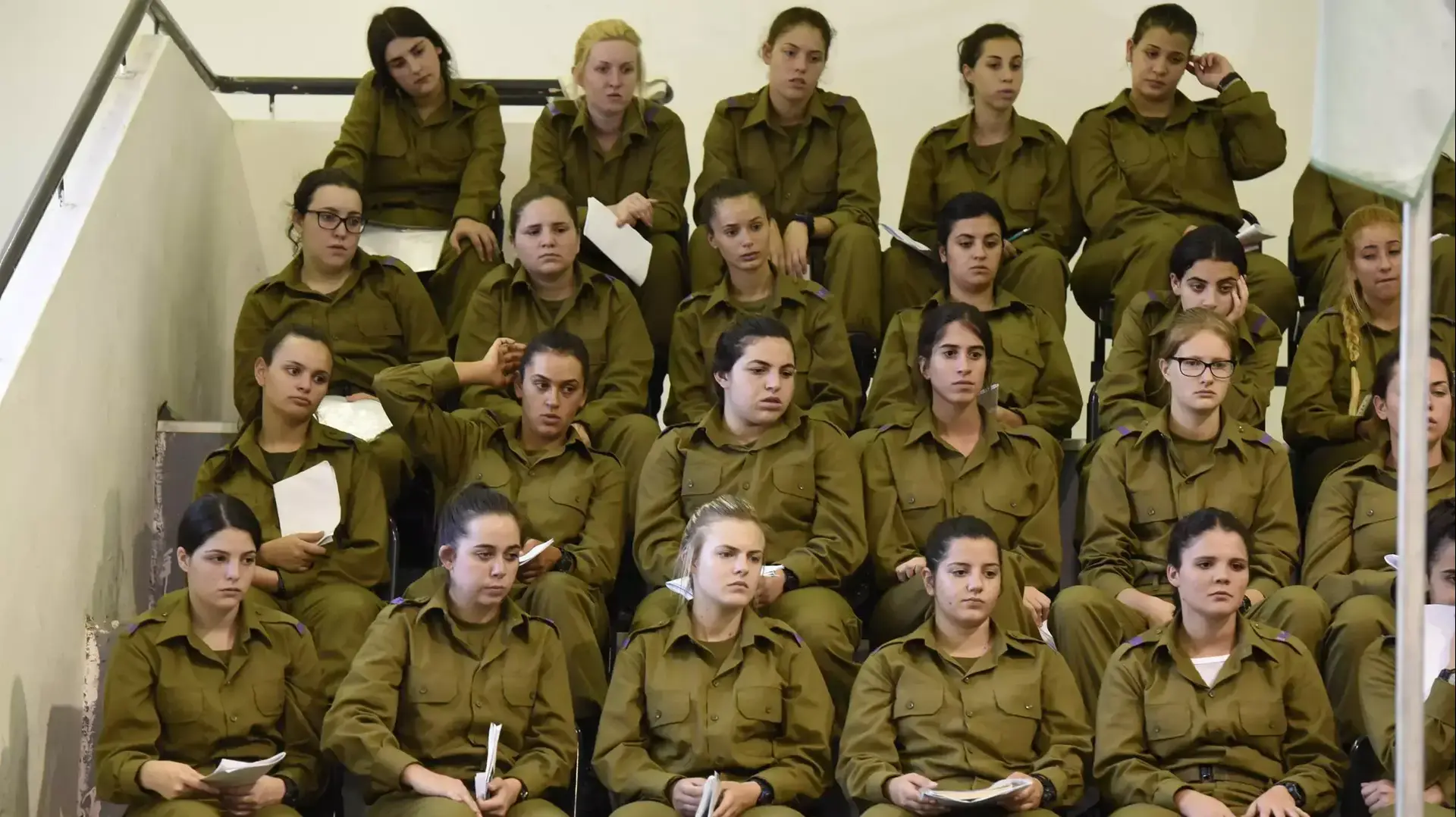 טירונות לוחמות משמר הגבול בבסיס בית חורון, יולי 2015 טירונות לוחמות משמר הגבול בבסיס בית חורון, יולי 2015