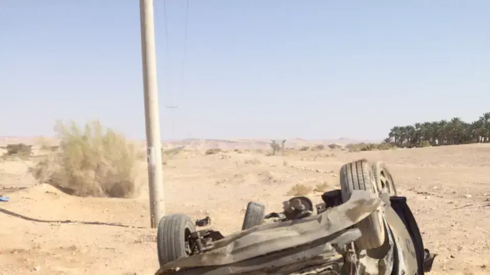 התהפכות כלי רכב בכביש 90 ליד פארן שבערבה 24 יולי 2015 התהפכות כלי רכב בכביש 90 ליד פארן שבערבה 24 יולי 2015