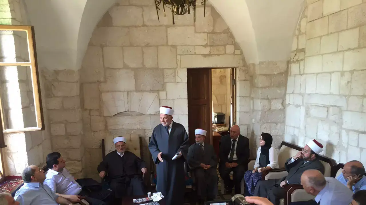 חברי מפלגת הרשימה המשותפת במסגד אל-אקצה, 28 ביולי 2015 חברי מפלגת הרשימה המשותפת במסגד אל-אקצה, 28 ביולי 2015