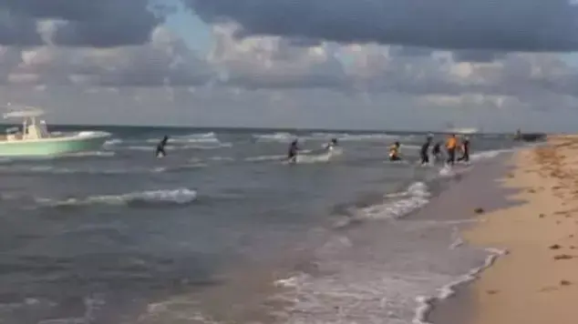 פליטים בורחים אל חופי פלורידה פליטים בורחים אל חופי פלורידה
