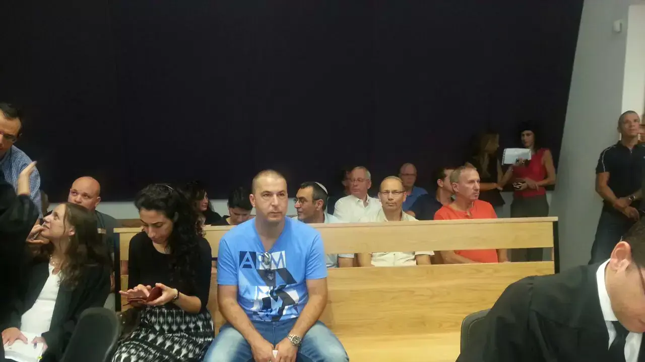 דיון  בבית המשפט המחוזי בתל אביב,  בין בעלי העסקים שהגישו בקשות לצו מניעה לתחילת עבודות הרכבת הקלה, יולי 2015