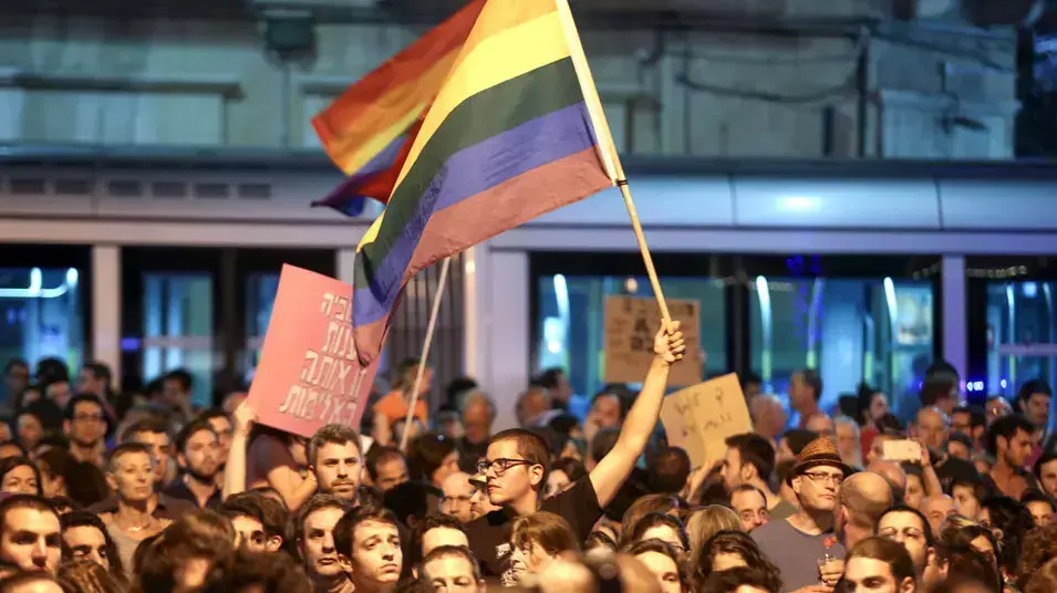 שיחה באולפן וואלה עם נציגי הקהילה הגאה על ההפגנות נגד השנאה ובעד זכויות להט"ב שהתקיימו במוצ"ש בעקבות אירועי מצעד הגאווה בירושלים 