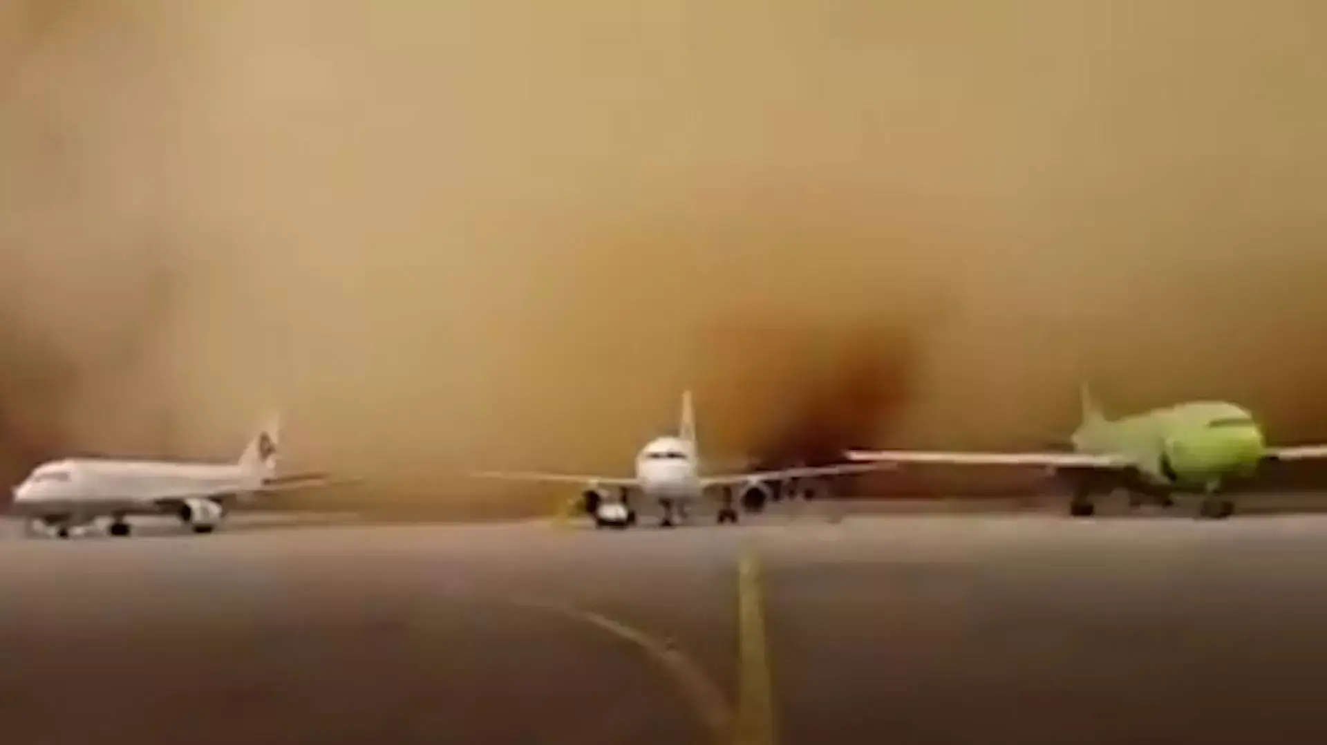 שדה התעופה בעמאן נסגר בשל סופות חול: מטוסים ירדנים הונחתו בנתב"ג