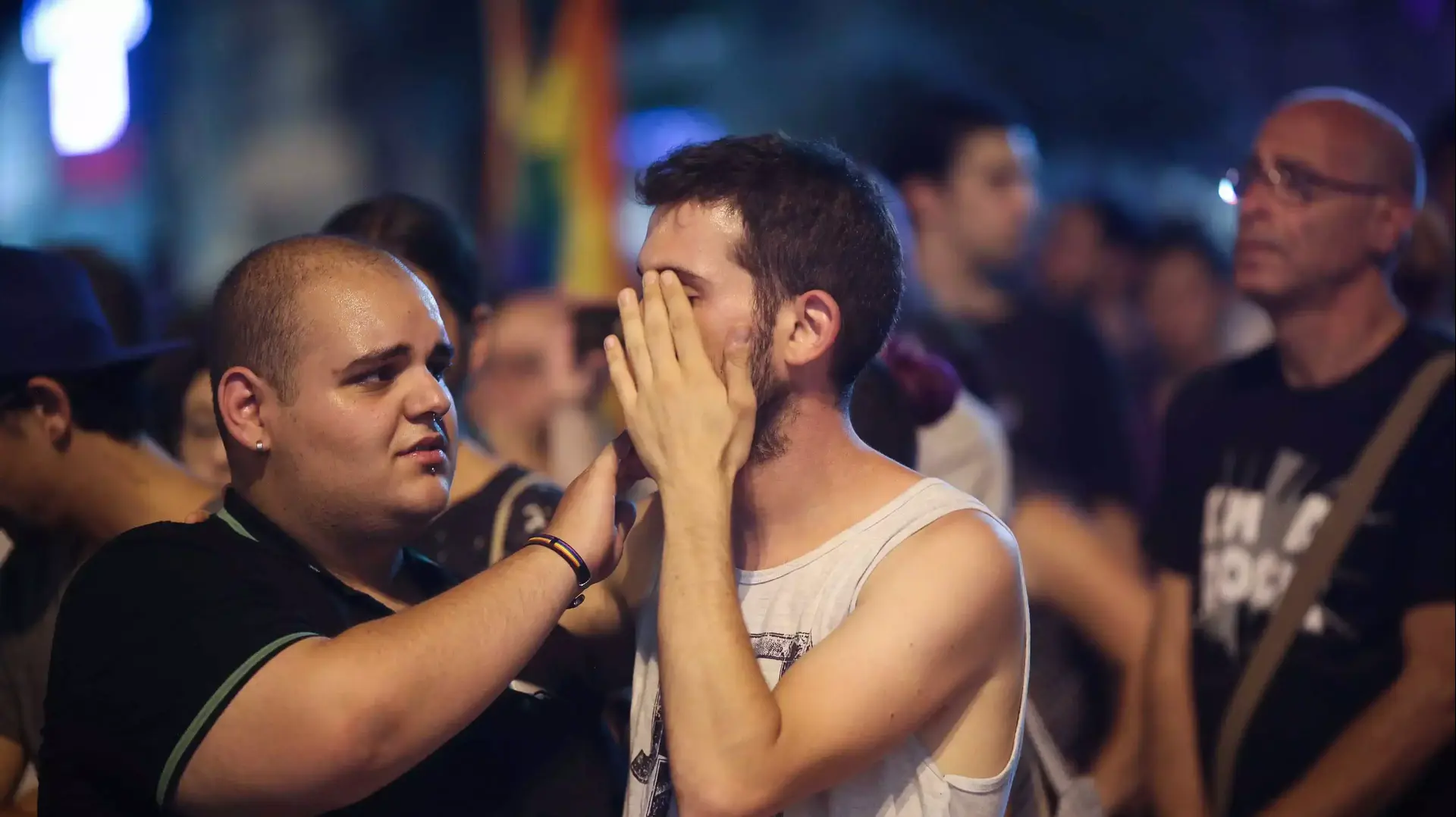 עצרת בכיכר ציון לזכרה של שירה בנקלי שנהרגה באירוע הדקירה במצעד הגאווה בירושלים, אוגוסט 2015 עצרת בכיכר ציון לזכרה של שירה בנקלי שנהרגה באירוע הדקירה במצעד הגאווה בירושלים, אוגוסט 2015