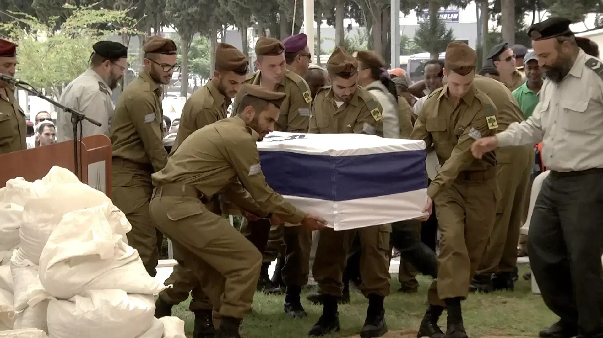 הלווית החייל הבודד בקריית גת, אוגוסט 2015 הלווית החייל הבודד בקריית גת, אוגוסט 2015