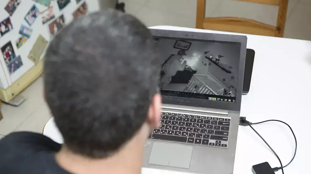 א', התקין מצלמות מעקב אחר המטפלת של בתו, אוגוסט 2015 א', התקין מצלמות מעקב אחר המטפלת של בתו, אוגוסט 2015