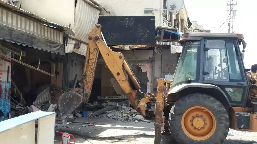 הריסת בניין ברחוב פין 1, 5 באוגוסט 2015