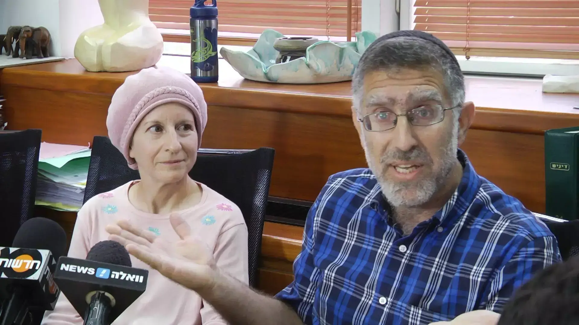 גדליה ושרה מאייר, הוריו של מרדכי מאייר, העצור המנהלי. אוגוסט 2015 גדליה ושרה מאייר, הוריו של מרדכי מאייר, העצור המנהלי. אוגוסט 2015