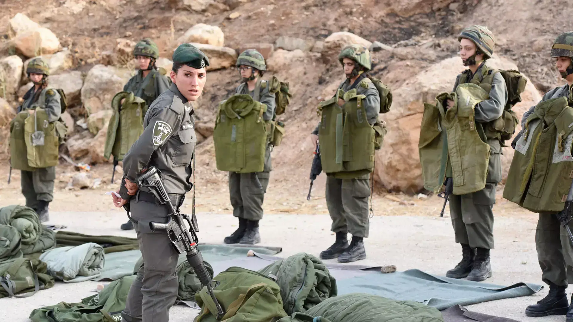 חיילות מגב, 2015 חיילות מגב, 2015