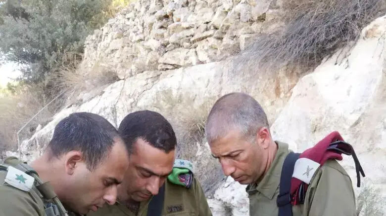 מפקד אוגדת איו"ש, תא"ל ליאור כרמלי ומח"ט בנימין, אל"מ ישראל שומר, סמוך לצומת סנג?יל, 6 באוגוסט 2015 מפקד אוגדת איו"ש, תא"ל ליאור כרמלי ומח"ט בנימין, אל"מ ישראל שומר, סמוך לצומת סנג?יל, 6 באוגוסט 2015