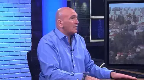 ניצב בדימוס אורי בר לב בריאיון באולפן וואלה! NEWS, אוגוסט 2015 ניצב בדימוס אורי בר לב בריאיון באולפן וואלה! NEWS, אוגוסט 2015