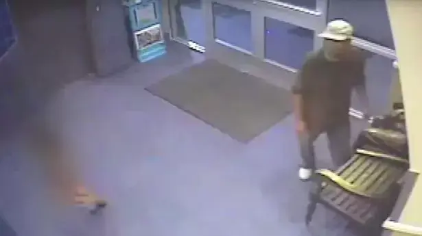 תיעוד של עבריין מין אורב לילדה