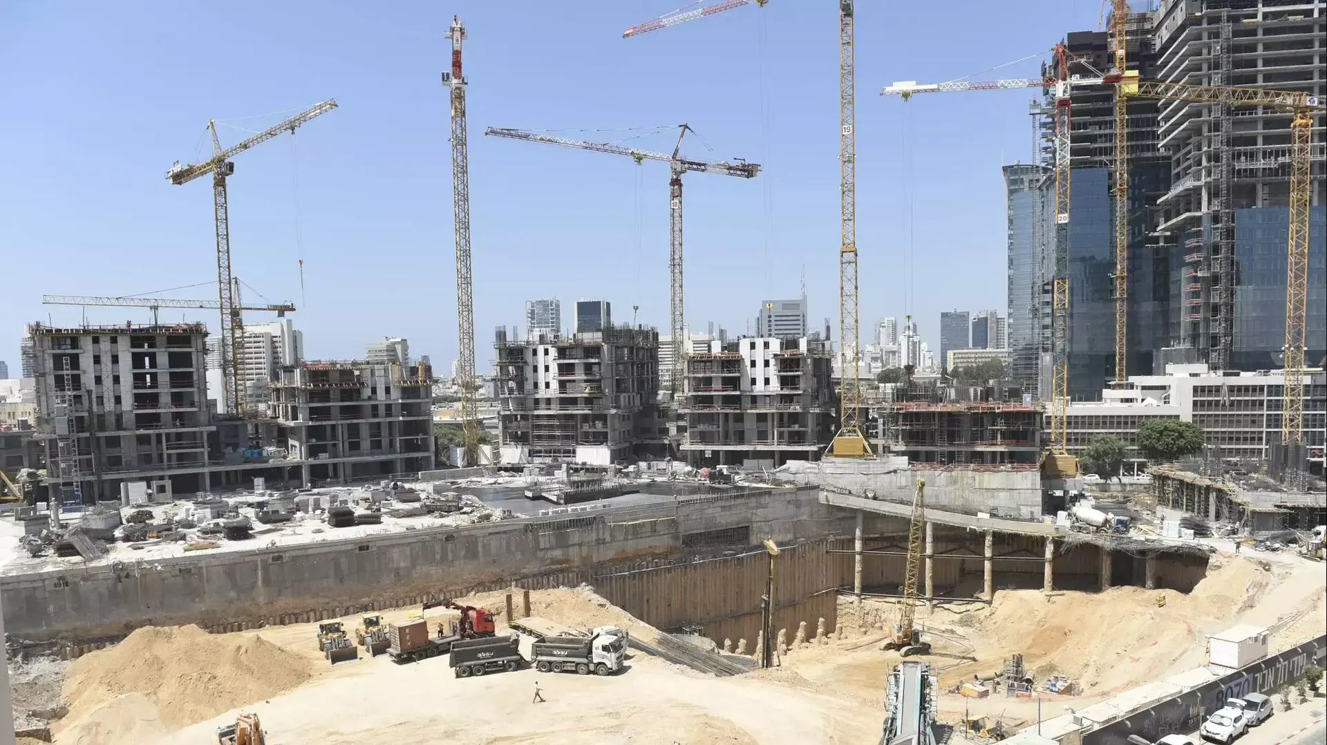 פרויקט הבנייה של גינדי בתל אביב, שוק הסיטונאים. אוגוסט 2015