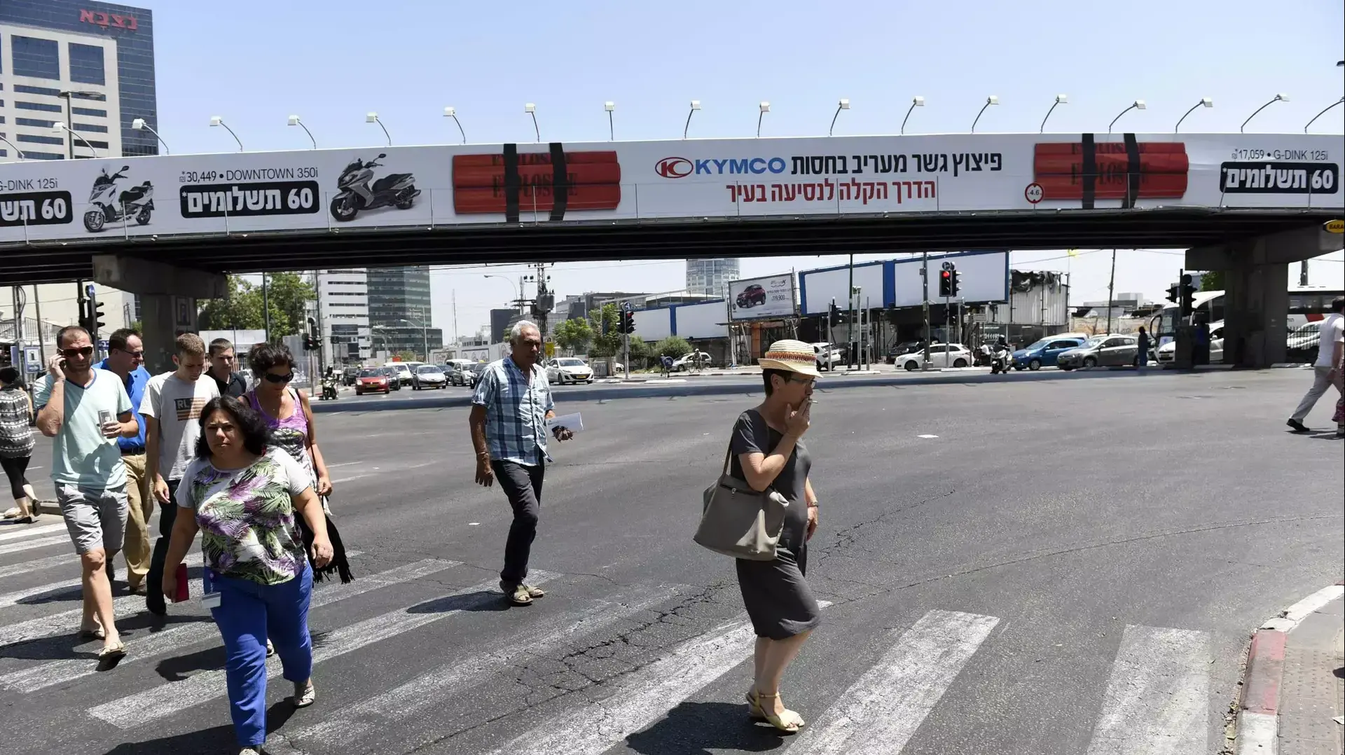 גשר מעריב לפני הפיצוץ בעקבות בניית הרכבת הקלה, אוגוסט 2015