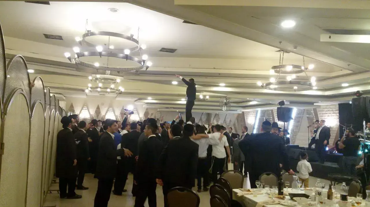 אורחים הגיעו לחתונה בירושלים אחרי קריאה ברשתות החברתיות 10 אוגוסט 2015 אורחים הגיעו לחתונה בירושלים אחרי קריאה ברשתות החברתיות 10 אוגוסט 2015