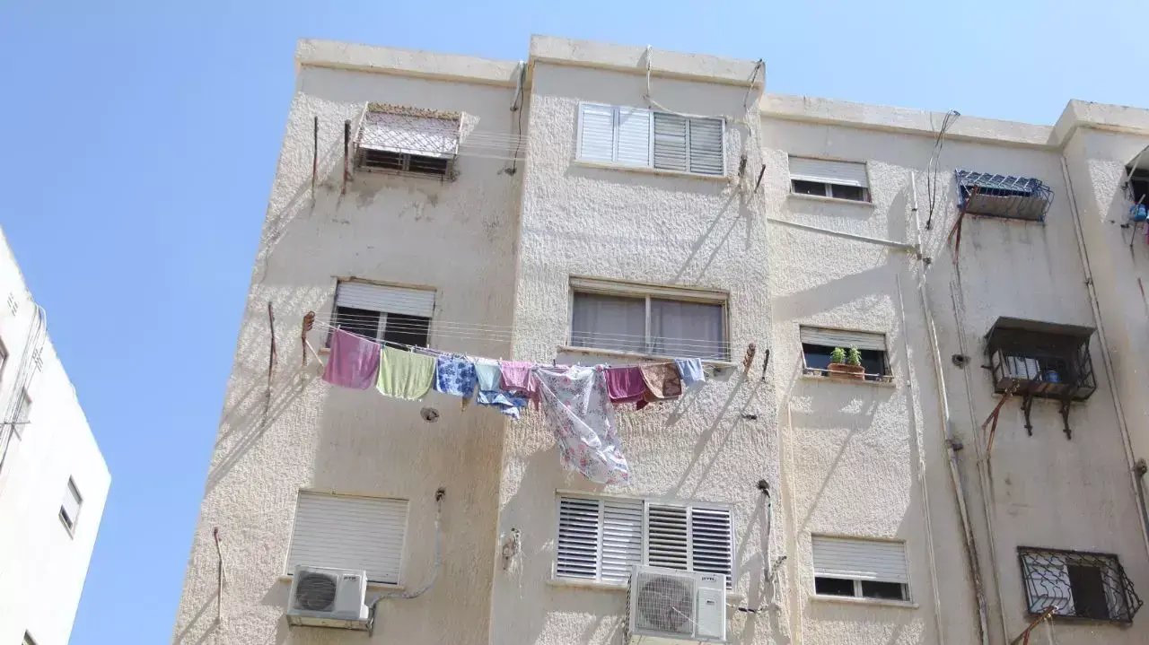 הבניין שממנו נפלה הנערה בעכו, 11 באוגוסט 2015 הבניין שממנו נפלה הנערה בעכו, 11 באוגוסט 2015