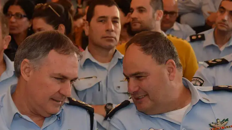 בנצי סאו, מפקד מחוז תל אביב, ויוחנן דנינו, מפכ"ל המשטרה, פברואר 2015