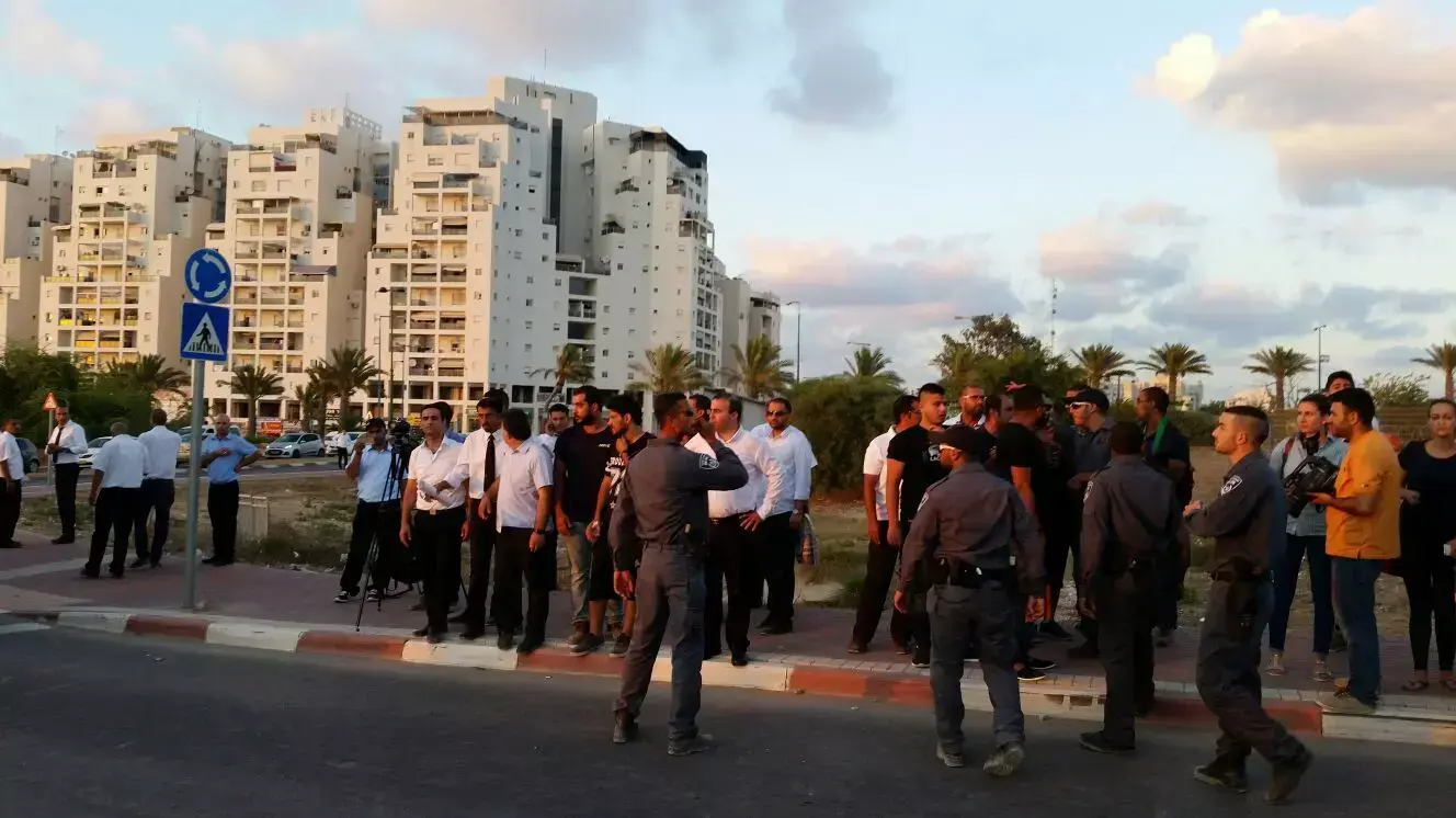 הפגנת תמיכה בעציר המנהלי השובת רעב, בית חולים ברזילי, 12 באוגוסט 2015 הפגנת תמיכה בעציר המנהלי השובת רעב, בית חולים ברזילי, 12 באוגוסט 2015