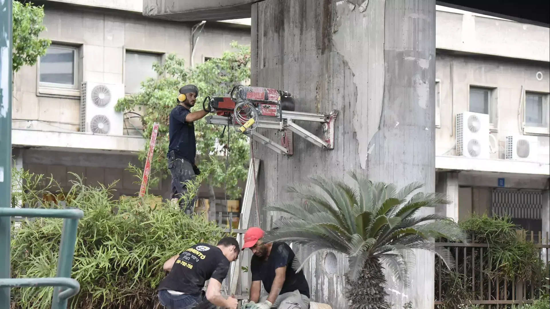הכנות גשר מעריב לקראת הריסתו, 12 באוגוסט 2015 הכנות גשר מעריב לקראת הריסתו, 12 באוגוסט 2015
