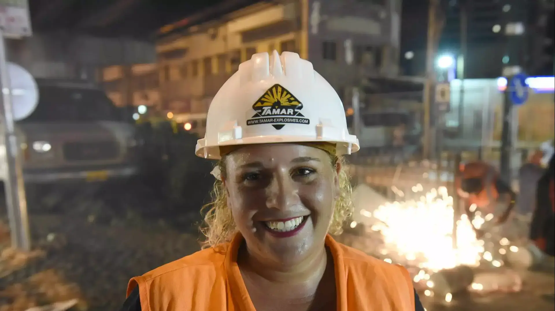 ראש עיריית תל אביב רון חולדאי בעבודות הרכבת בצומת מעריב 13 באוגוסט 2015 ראש עיריית תל אביב רון חולדאי בעבודות הרכבת בצומת מעריב 13 באוגוסט 2015