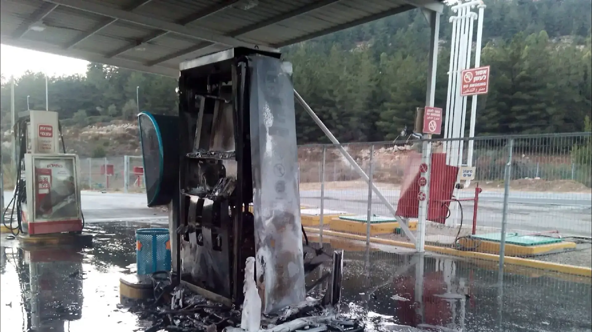 תחנת דלק שהוצתה בכביש 60 בשומרון, הסמוך להתנחלות עלי תחנת דלק שהוצתה בכביש 60 בשומרון, הסמוך להתנחלות עלי