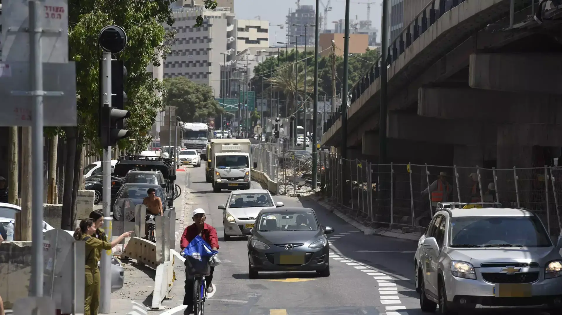 רכבים פרטיים נוסעים בנתיבי תחבורה ציבורית,אוגוסט 2015