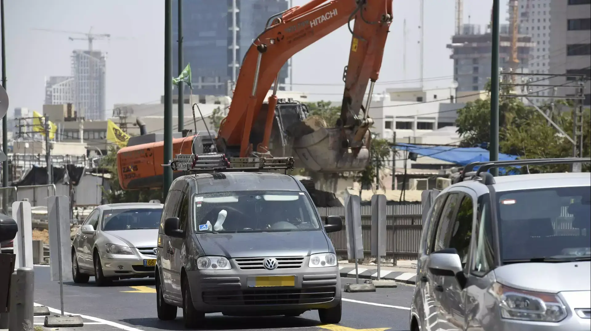 רכבים פרטיים נוסעים בנתיבי תחבורה ציבורית,אוגוסט 2015 רכבים פרטיים נוסעים בנתיבי תחבורה ציבורית,אוגוסט 2015