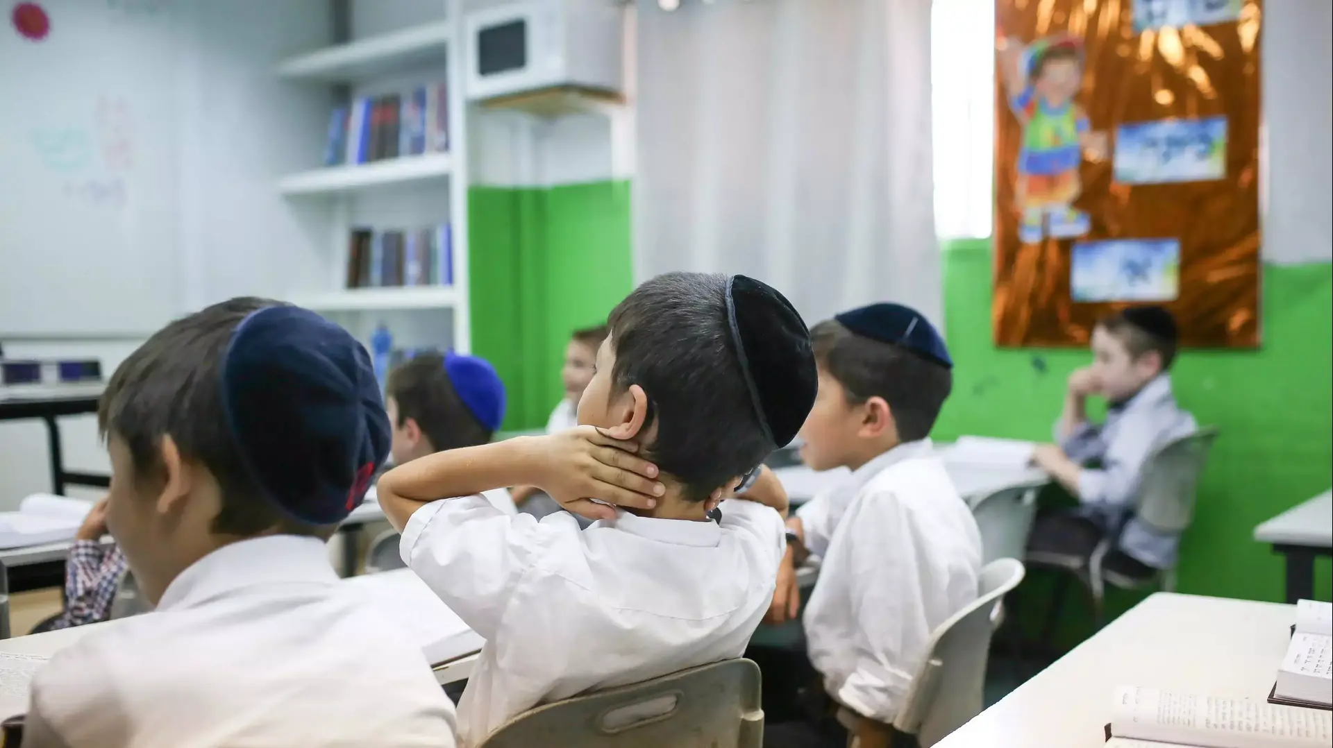 פתיחת שנת הלימודים החרדית בתלמוד תורה "דיברות משה" בשכונת הר נוף בירושלים, אוגוסט 2015
