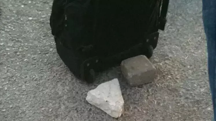 ידויי אבנים לעבר אוטובוס וכלי רכב פרטיים בשכונת א-טור, 18 באוגוסט 2015
