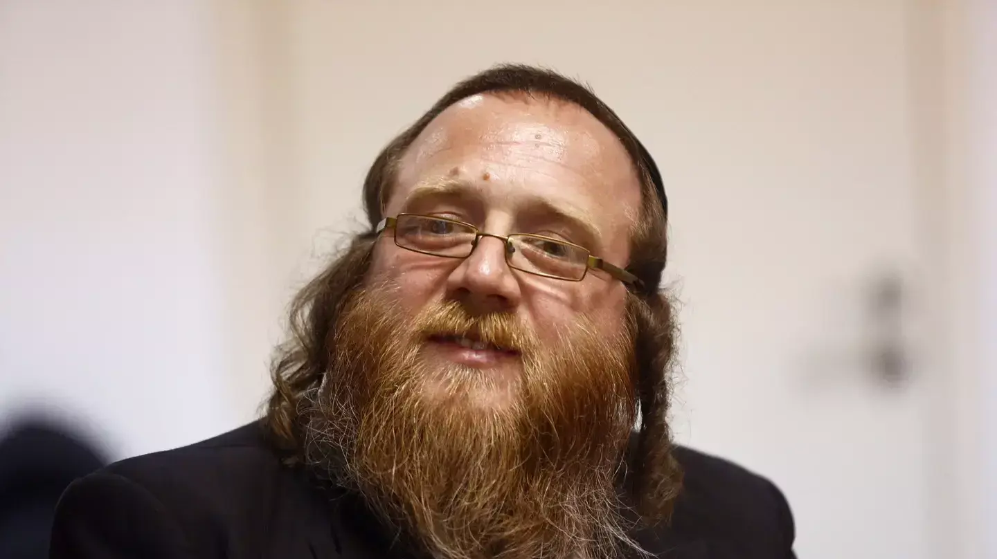 מפגש של חרדים וחברי הקהילה הגאה בבר נוער, אוגוסט 2015 מפגש של חרדים וחברי הקהילה הגאה בבר נוער, אוגוסט 2015