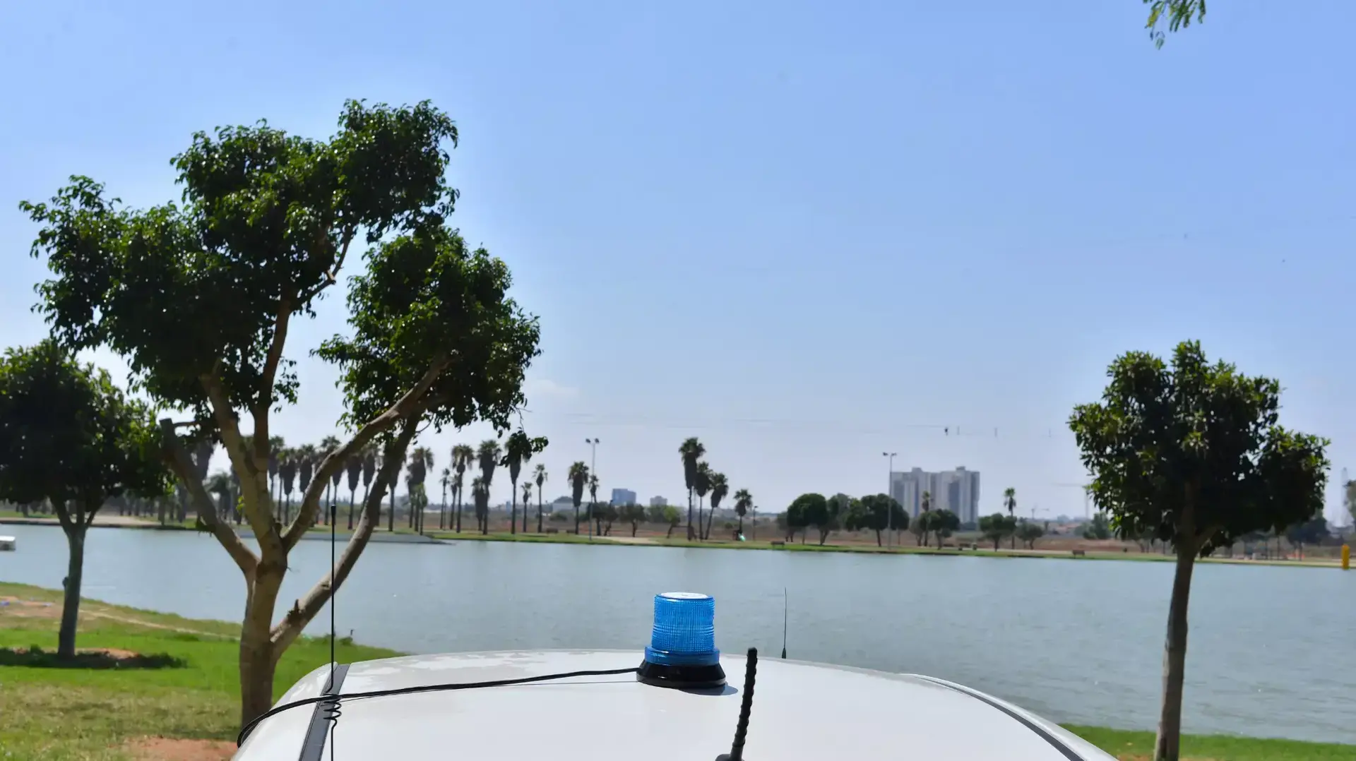 גופת גבר נמשתה מפארק באגם דרום בתל אביב, אוגוסט 2015 גופת גבר נמשתה מפארק באגם דרום בתל אביב, אוגוסט 2015