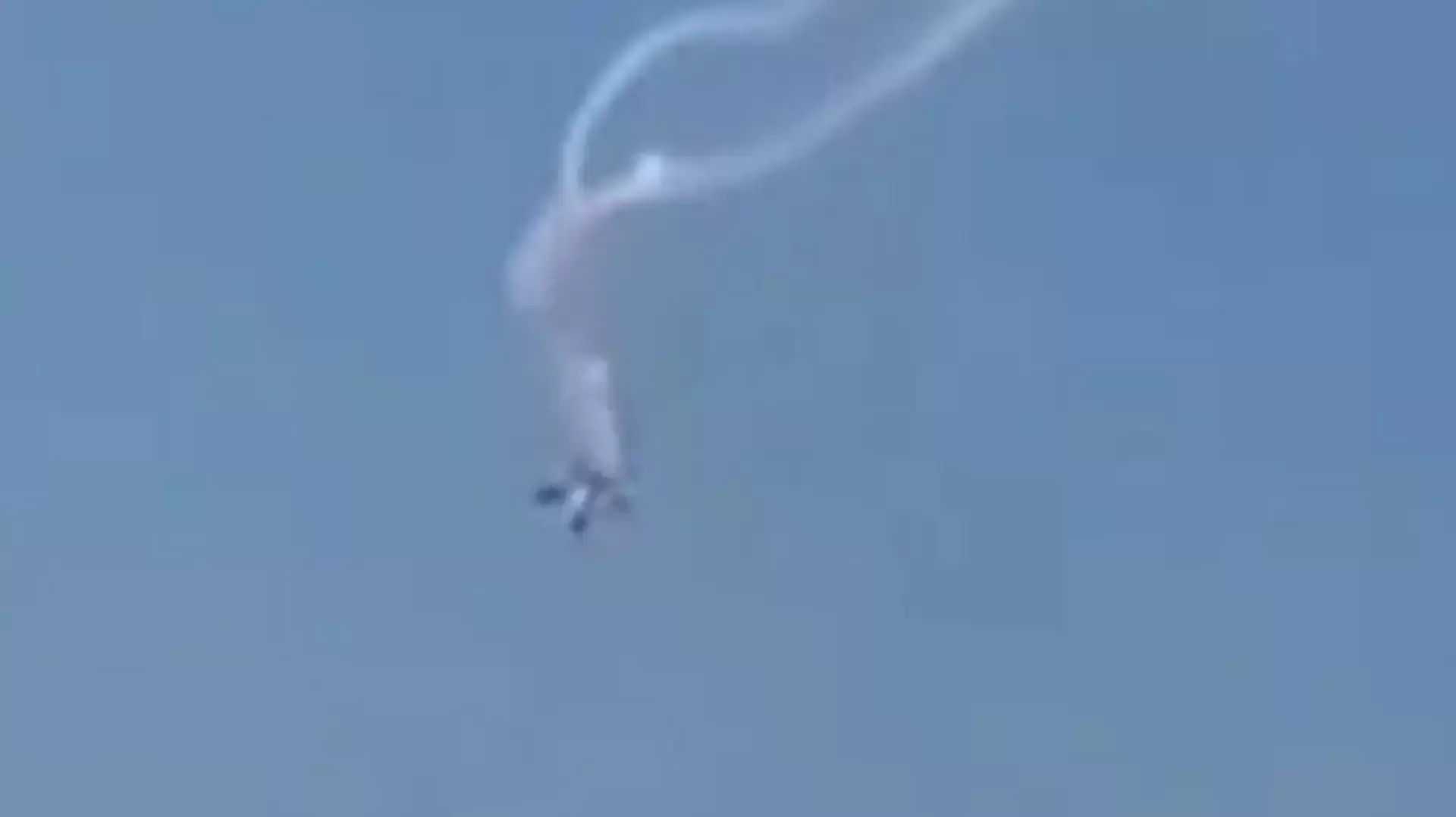 תיעוד: שני מטוסים מתנגשים ומתרסקים במהלך מפגן אווירי בשוויץ