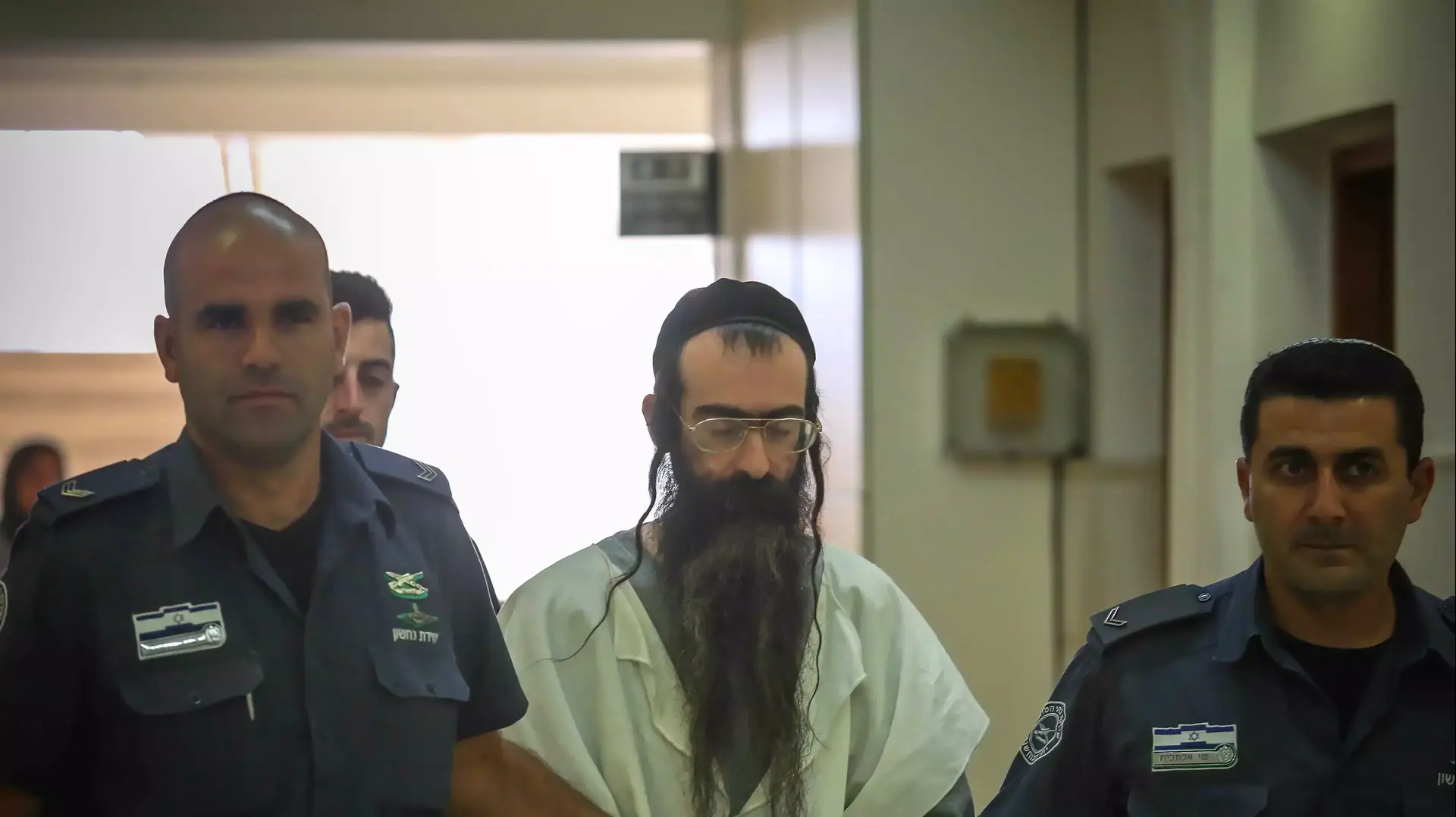 ישי שליסל, מגיע לכתב האישום במחוזי ירושלים. אוגוסט 2015 ישי שליסל, מגיע לכתב האישום במחוזי ירושלים. אוגוסט 2015