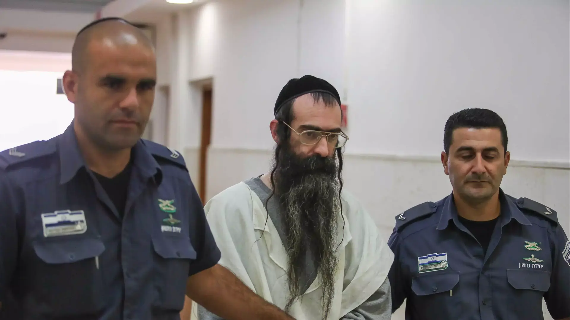 ישי שליסל, מגיע לכתב האישום במחוזי ירושלים. אוגוסט 2015 ישי שליסל, מגיע לכתב האישום במחוזי ירושלים. אוגוסט 2015