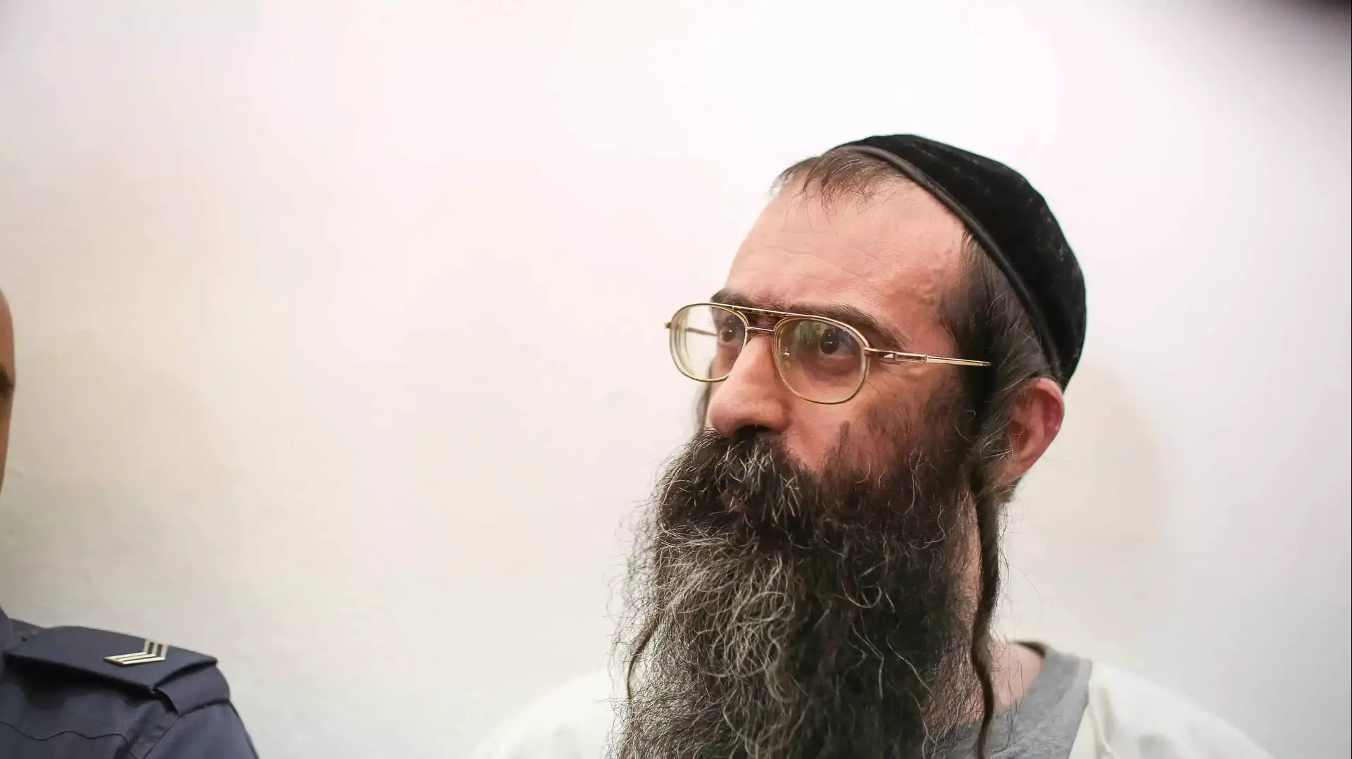 ישי שליסל, מגיע לכתב האישום במחוזי ירושלים. אוגוסט 2015 ישי שליסל, מגיע לכתב האישום במחוזי ירושלים. אוגוסט 2015