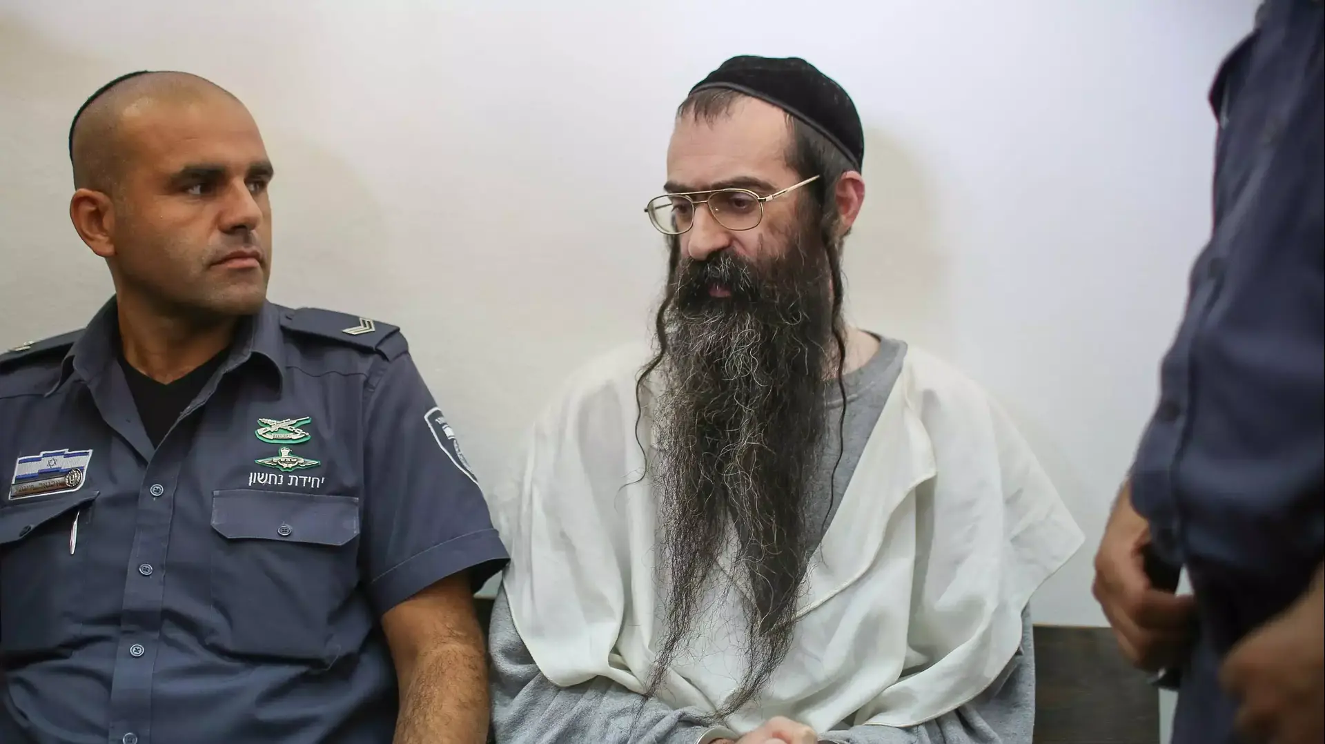ישי שליסל, מגיע לכתב האישום במחוזי ירושלים. אוגוסט 2015 ישי שליסל, מגיע לכתב האישום במחוזי ירושלים. אוגוסט 2015
