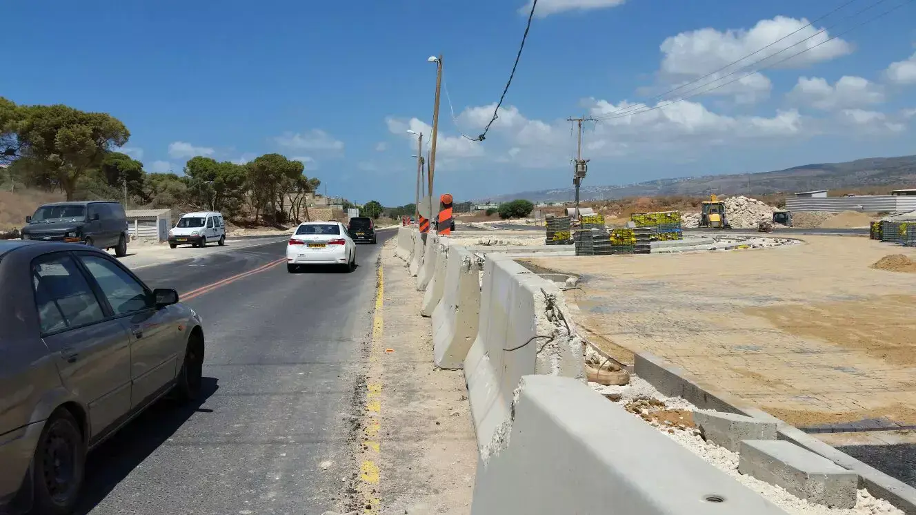 סכנות בדרך לבית הספר בעתלית, אוגוסט 2015 סכנות בדרך לבית הספר בעתלית, אוגוסט 2015